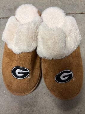 Georgia Bulldogs fleece lined slippers women